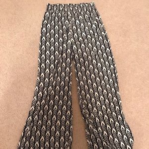 Trendy patterned wide leg pants